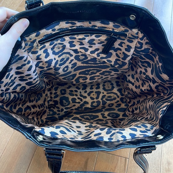 Victoria’s Secret Purse with Leopard Interior - Picture 4 of 5